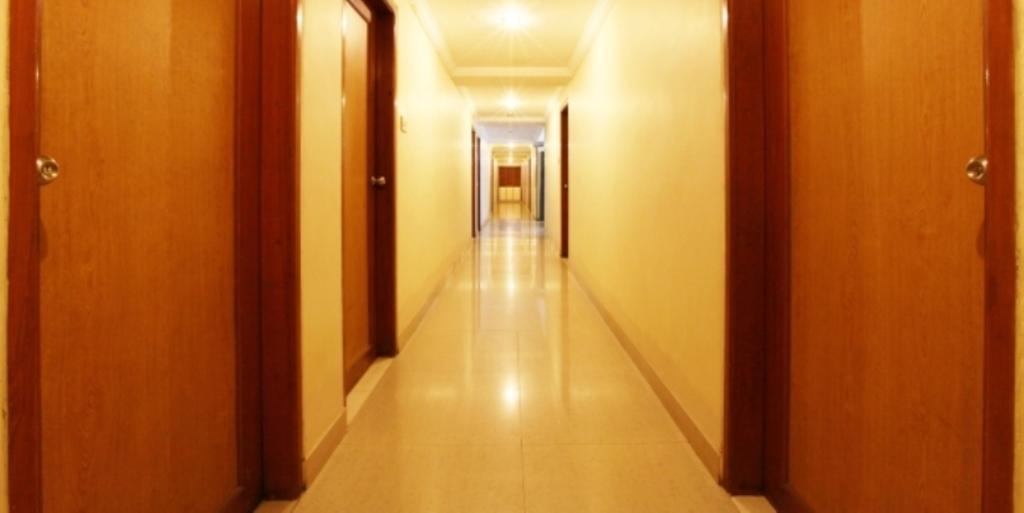 Hotel Prudent Vadodara Buitenkant foto